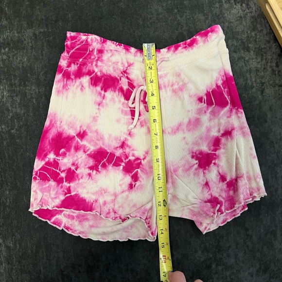 Year of Ours pink tie dye lounge and sleep shorts with tie size medium - Picture 4 of 6